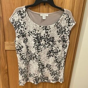 Liz Claiborne large sequined top Brownish Gray and Black Cap Sleeve Blouse.